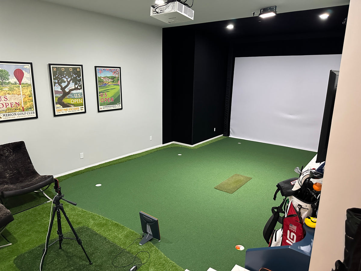 Ace Indoor Golf HiQ Screen in a Golf Simulator Room