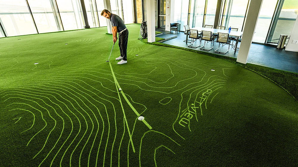 PuttView P8 Indoor Putting Green & Simulator